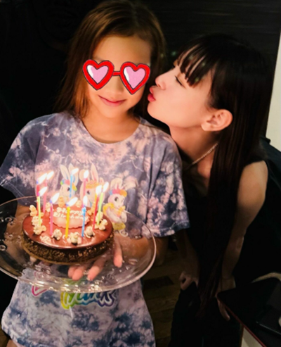 鈴木えみと子供の写真