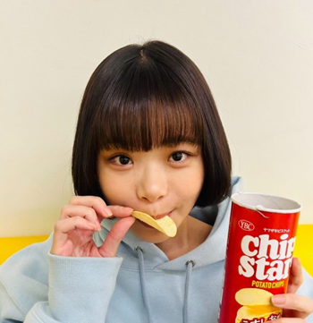 趣里
