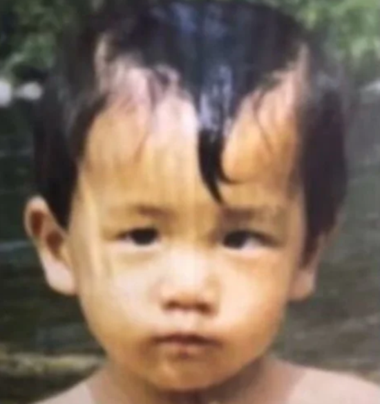 木原龍一の幼少期の写真